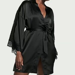 Lace inset robe